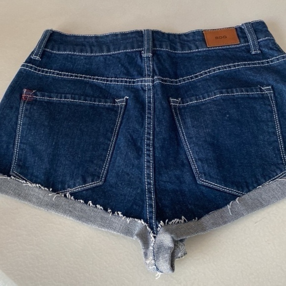 BDG Super High Rise FOXY Jean Denim Shorts Womens Size 27W Cuffed Button Fly - Picture 7 of 10